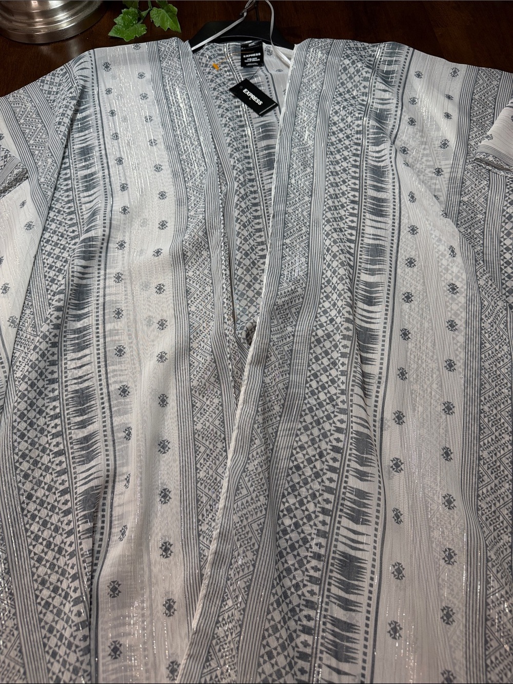 NWT Express White and Gray Pattern Chiffon Ruana with Metallic Accents